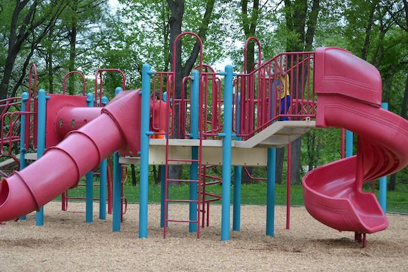 Bulk mulch installation at playground